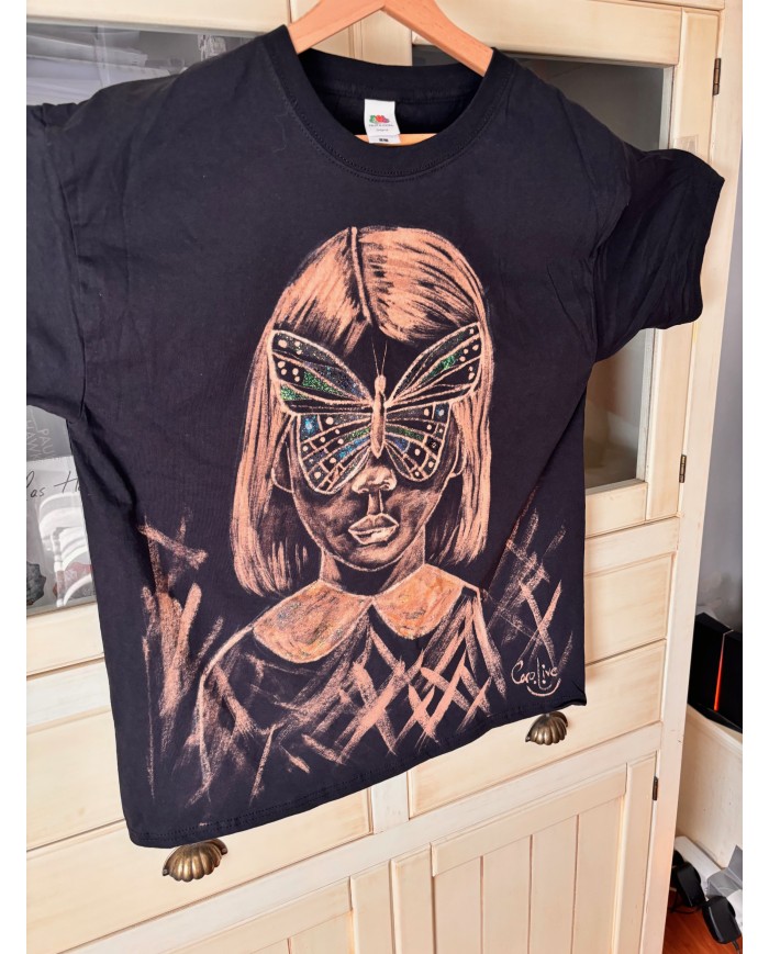 CAMISETA pintada a mano con lejía diluida