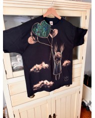 CAMISETA PINTADA A MANO con lejía diluida