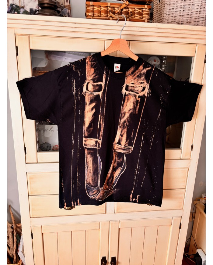 CAMISETA PINTADA A MANO diluida con lejia