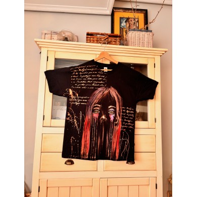 CAMISETA PINTADA A MANO con lejía diluida