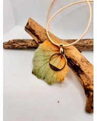 COLLAR ARTESANO  DE HOJA NATURAL ESQUELETIZADA