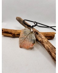 COLLAR ARTESANO DE HOJA  NATURAL ESQUELETIZADA