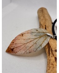 COLLAR ARTESANO DE HOJA  NATURAL ESQUELETIZADA