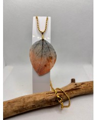 COLLAR ARTESANO DE HOJA NATURAL ESQUELETIZADA