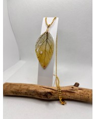 COLLAR ARTESANO DE HOJA NATURAL ESQUELETIZADA