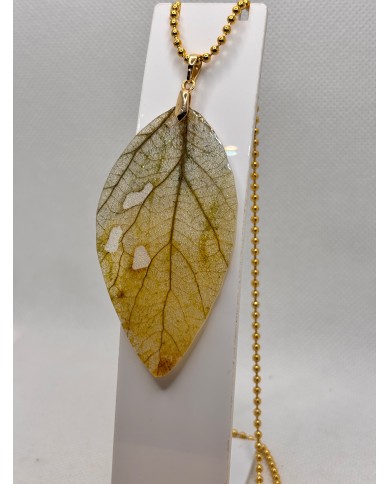 COLLAR ARTESANO DE HOJA NATURAL ESQUELETIZADA