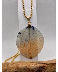 COLLAR ARTESANO DE HOJA NATURAL ESQUELETIZADA