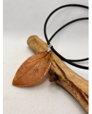 COLLAR artesano de hoja natural esqueletizada