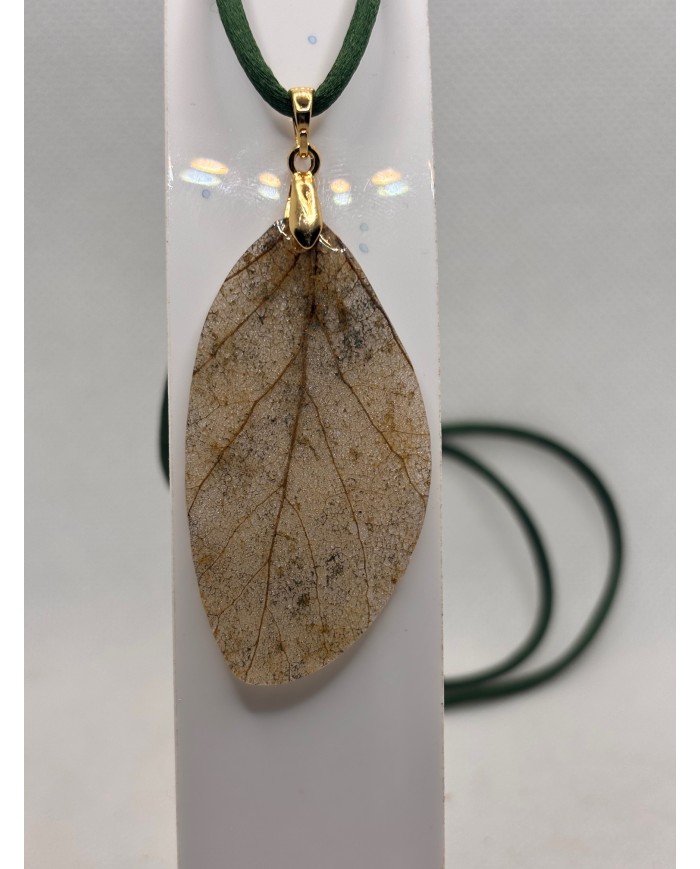 COLLAR ARTESANO de hoja natural esqueletizada