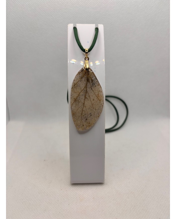 COLLAR ARTESANO de hoja natural esqueletizada