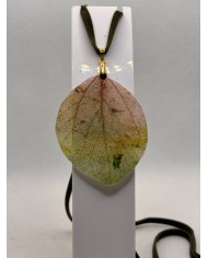 COLLAR ARTESANO de hoja natural esqueletizada