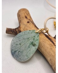 COLLAR ARTESANO DE HOJA NATURAL ESQUELETIZADA