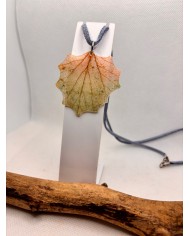COLLAR ARTESANO DE HOJA NATURAL ESUQUELETIZAD1
