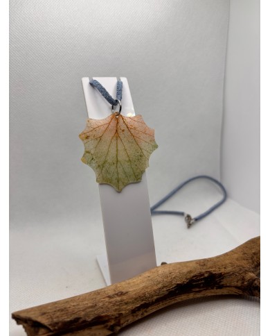 COLLAR ARTESANO DE HOJA NATURAL ESUQUELETIZAD1