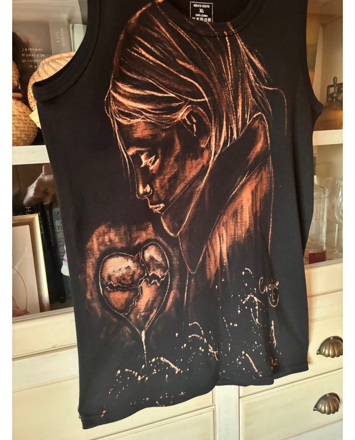 CAMISETA PINTADA A MANO CON LEJÍA