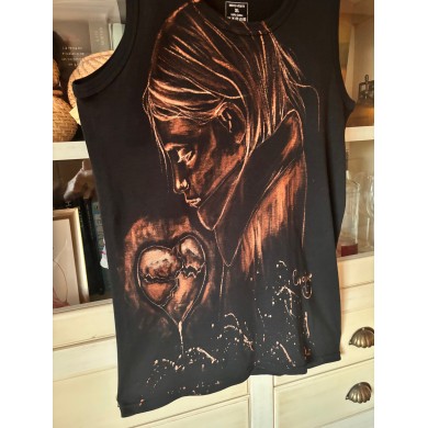 CAMISETA PINTADA A MANO CON LEJÍA