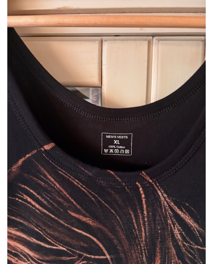 CAMISETA PINTADA A MANO CON LEJÍA