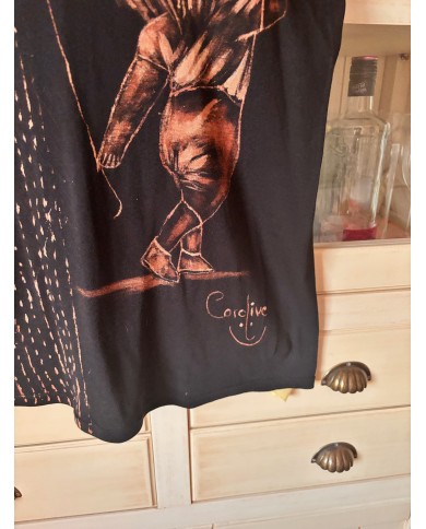 CAMISETA PINTADA A MANO CON LEJÍA