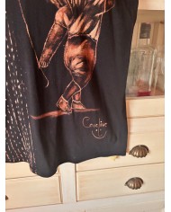 CAMISETA PINTADA A MANO CON LEJÍA