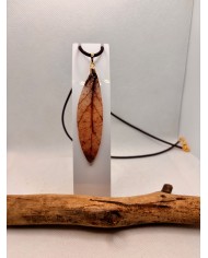 COLLAR ARTESANO DE HOJA NATURAL ESQUELETIZADA