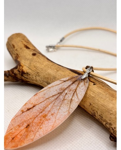 COLLAR artesano de hoja natural esqueletizada
