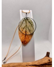 COLLAR ARTESANO DE HOJA NATURAL ESQUELETIZADA