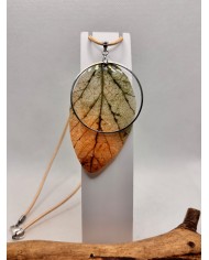 COLLAR ARTESANO DE HOJA NATURAL ESQUELETIZADA