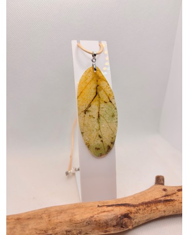 COLLAR ARTESANO DE HOJA NATURAL ESQUELETIZAD1