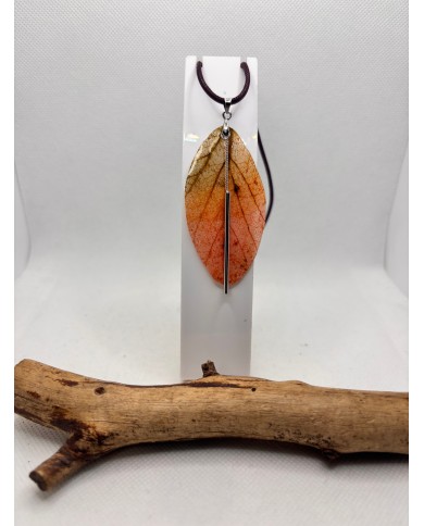 COLLAR ARTESANO de hoja natural esqueletizada