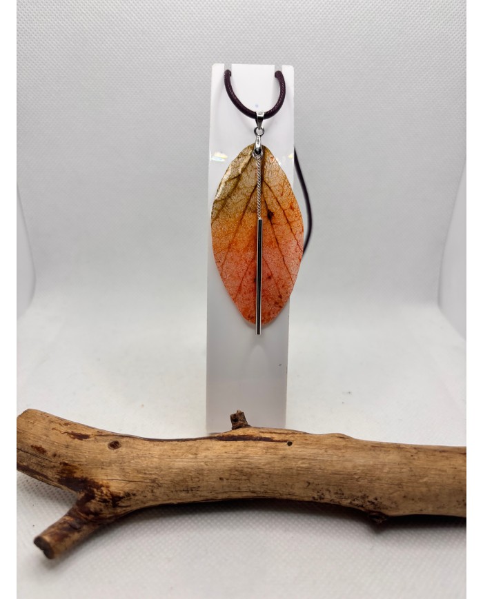 COLLAR ARTESANO de hoja natural esqueletizada