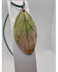 COLLAR ARTESANO DE HOJA NATURAL ESQUELETIZADA