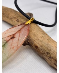 COLLAR ARTESANO DE HOJA NATURAL ESQUELETIZADA