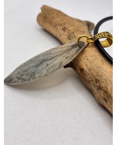 COLLAR ARTESANO DE HOJA NATURAL ESQUELETIZADA