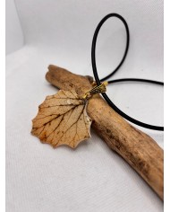 COLLAR ARTESANO DE HOJA NATURAL ESQUELETIZADA