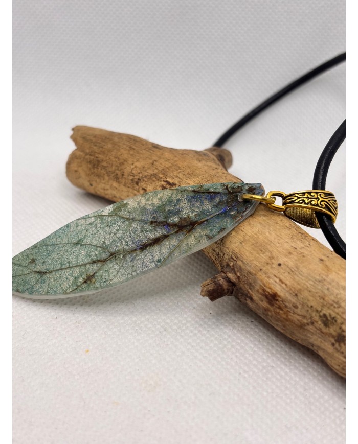 COLLAR ARTESANO DE HOJA NATURAL ESQUELETIZADA