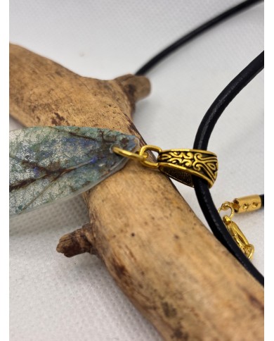 COLLAR ARTESANO DE HOJA NATURAL ESQUELETIZADA