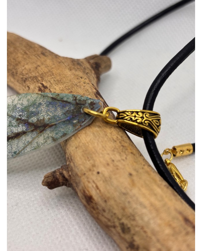 COLLAR ARTESANO DE HOJA NATURAL ESQUELETIZADA