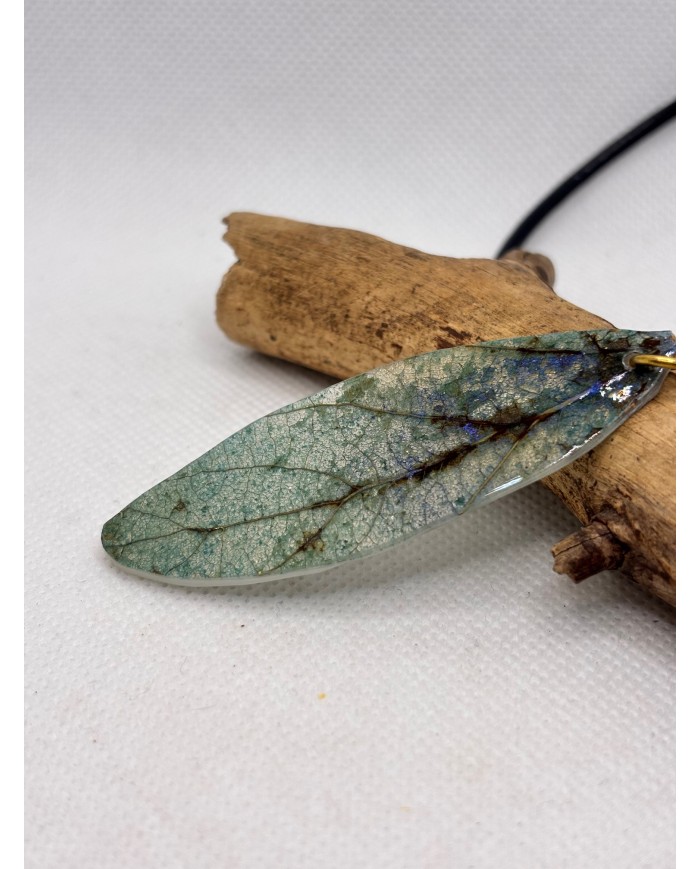 COLLAR ARTESANO DE HOJA NATURAL ESQUELETIZADA