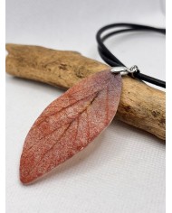 COLLAR ARTESANO DE HOJA NATURAL ESQUELETIZADA