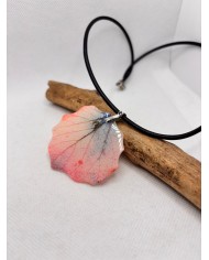 COLLAR ARTESANO DE HOJA NATURAL ESQUELETIZADA