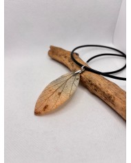 COLLAR ARTESANO DE HOJA  NATURAL ESQUELETIZADA