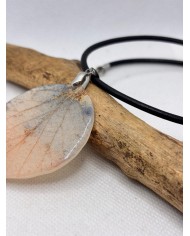 COLLAR ARTESANO DE HOJA NATURAL ESQUELETIZADA