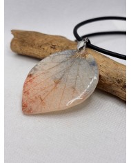 COLLAR ARTESANO DE HOJA NATURAL ESQUELETIZADA