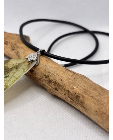 COLLAR ARTESANO DE HOJA NATURAL ESQUELETIZADA