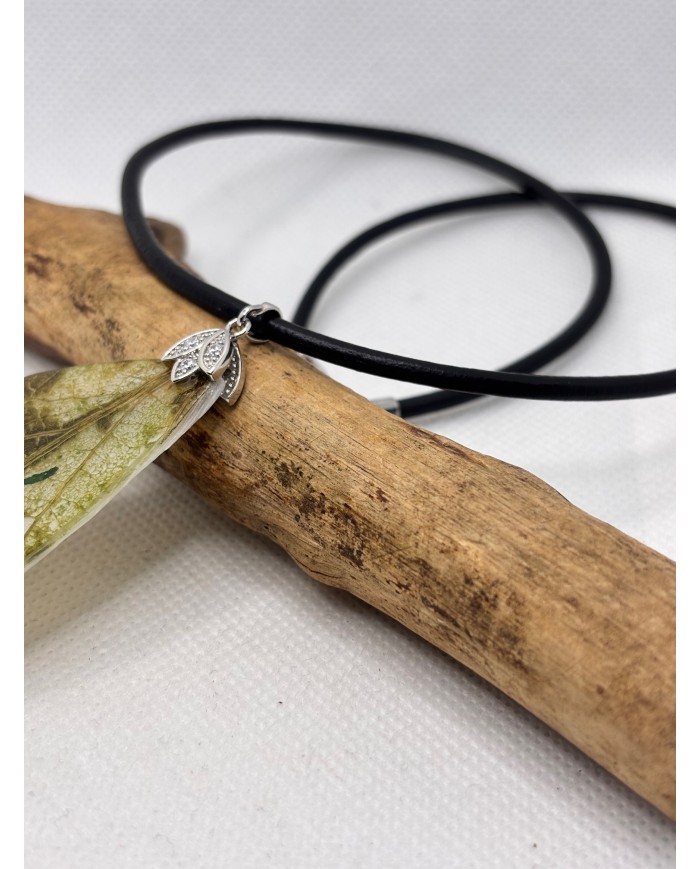 COLLAR ARTESANO DE HOJA NATURAL ESQUELETIZADA