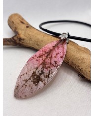 COLLAR ARTESANO DE HOJA NATURAL ESQUELETIZADA