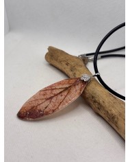 COLLAR ARTESANO DE HOJA NATURAL ESQUELETIZADA