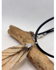 COLLAR ARTESANO DE HOJA NATURAL ESQUELETIZADA