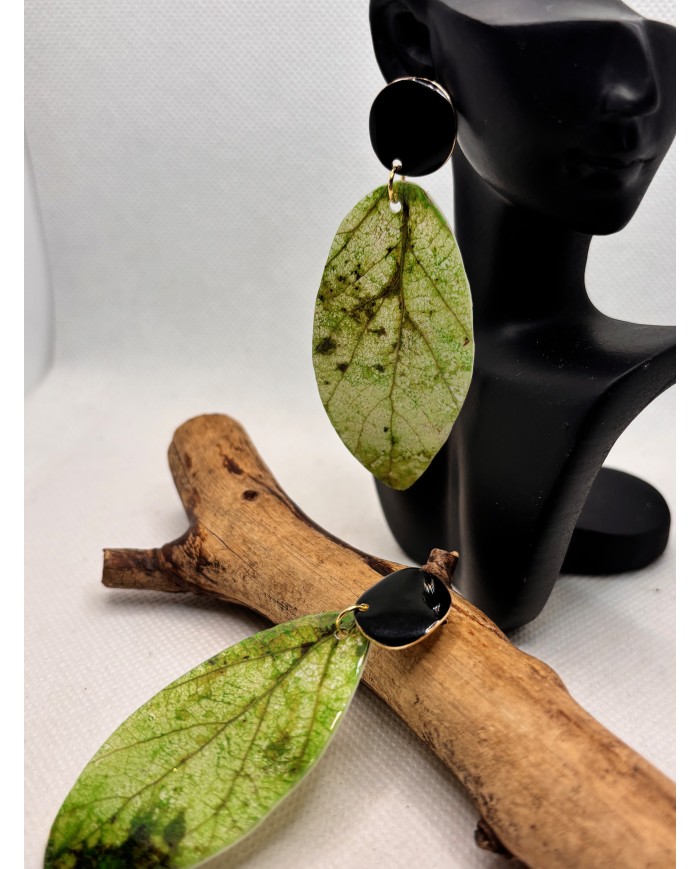 PENDIENTES ARTESANOS DE HOJA NATURAL ESQUELETIZADA