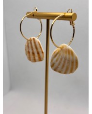 PENDIENTES ARTESANOS DE CONCHAS DEL MAR DESGASTADAS